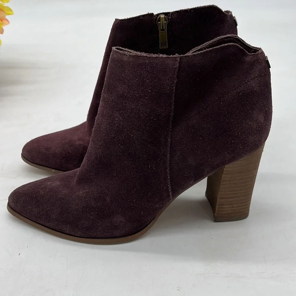 Ivanka Trump Carver Dark Red Suede Ankle Bootie Size 9.5. MCA2468E - Picture 1 of 9